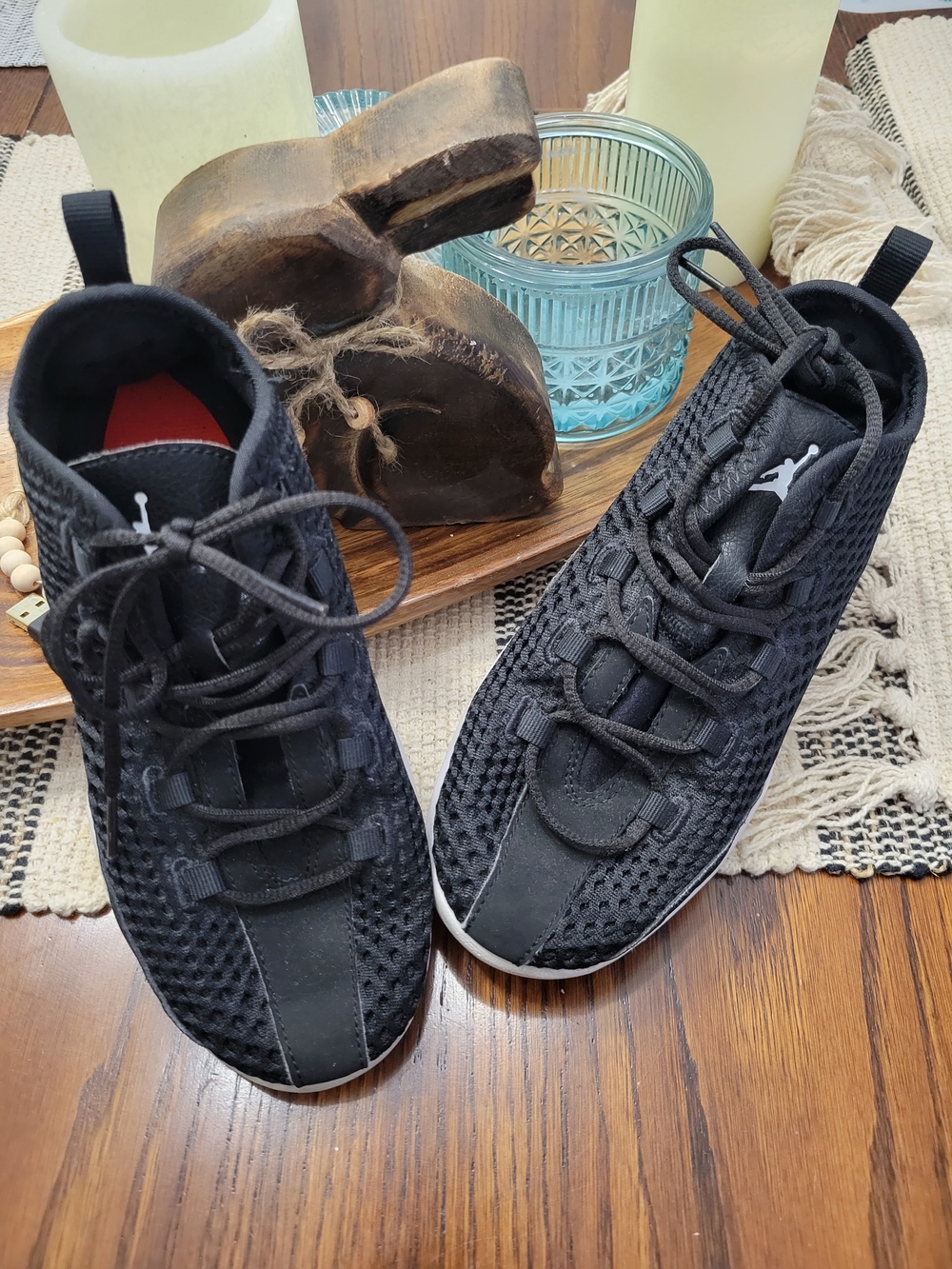 Jordan Boys Black/White Lightweight Basketball Shoes - Picture 2 of 4
